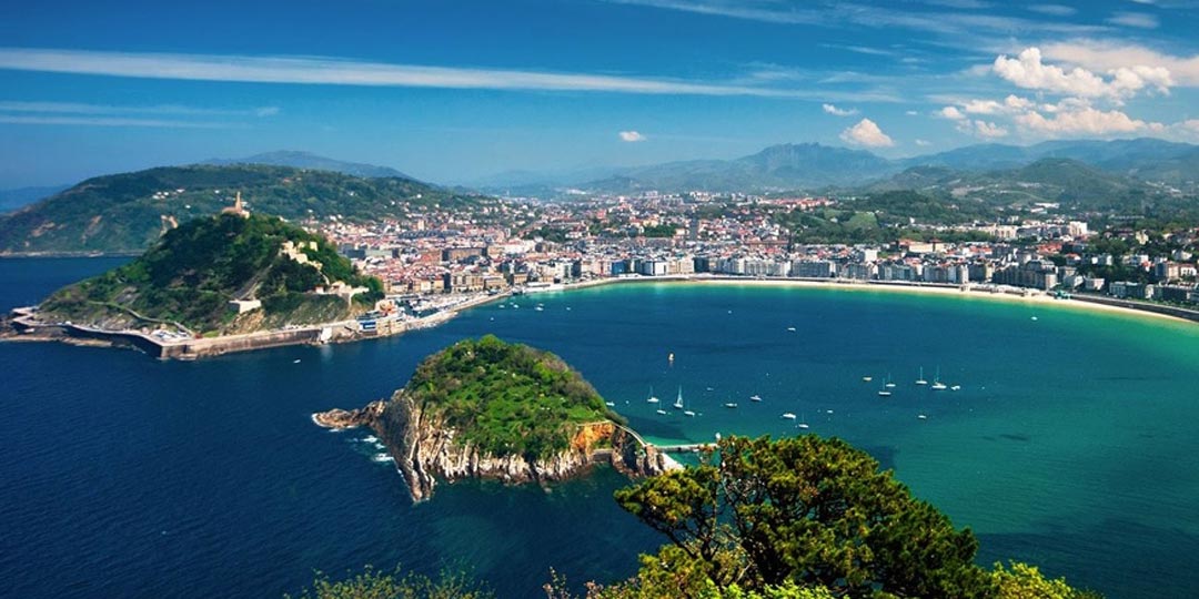 Vista de la bahia de San Sebastián desde el monte Igueldo